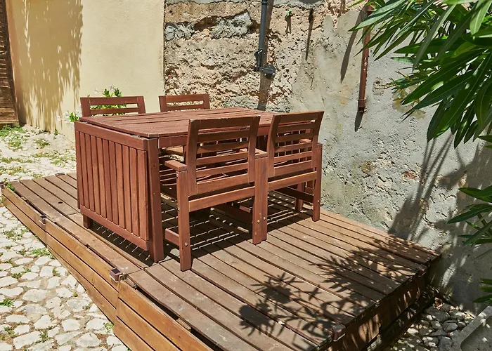 Διαμέρισμα The Back Yard Nest *