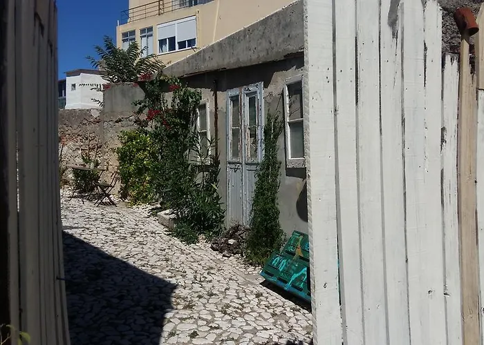 Διαμέρισμα The Back Yard Nest *