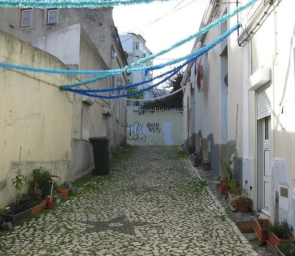 The Back Yard Nest Appartamento Lisbona