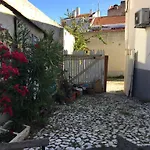 The Back Yard Nest Apartman Lisboa